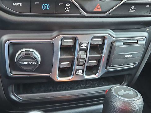 Used 2023 Jeep Wrangler Unlimited w/ 8.4" Radio Group image 30