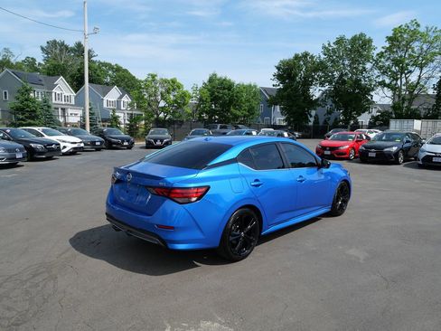 Used 2021 Nissan Sentra SR w/ SR Premium Package FWD image 6