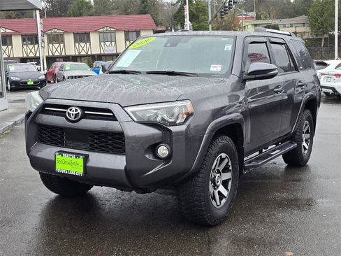 Used 2020 Toyota 4Runner SR5 Premium w/ Moonroof Package image 3