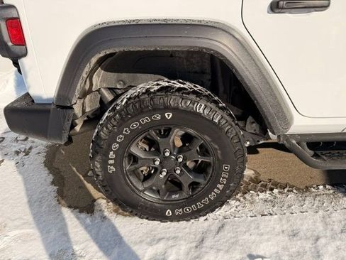Used 2023 Jeep Wrangler Willys image 12