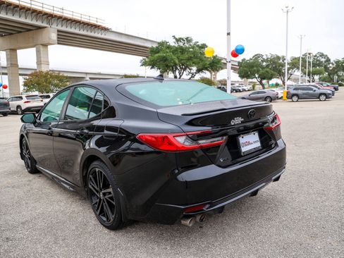 Used 2025 Toyota Camry XSE FWD image 9