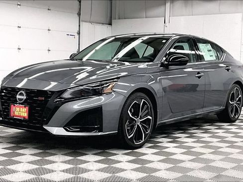 New 2026 Nissan Altima 2.5 SR FWD image 2