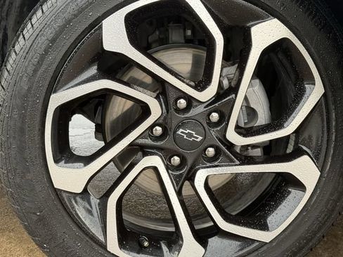 Certified 2025 Chevrolet Trax RS FWD image 10