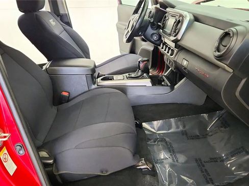Used 2019 Toyota Tacoma SR5 image 32