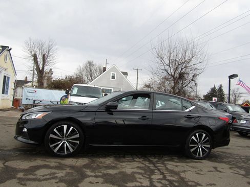 Used 2019 Nissan Altima 2.5 SR w/ SR Premium Package image 4