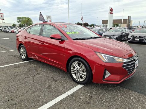 Used 2019 Hyundai Elantra Value Edition FWD image 3