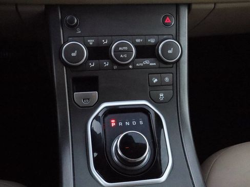 Used 2018 Land Rover Range Rover Evoque SE Premium image 21