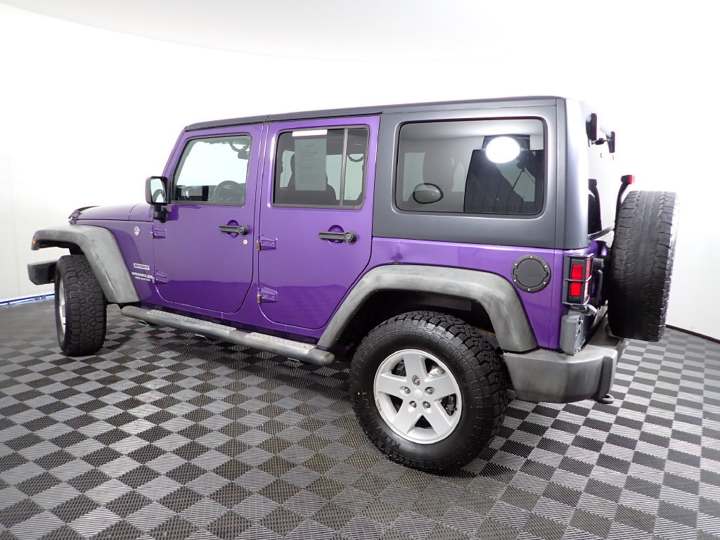 Used 2017 Jeep Wrangler Unlimited Sport w/ Connectivity Group AWD/4WD image 9