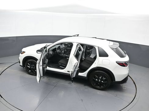 Used 2025 Honda HR-V Sport image 42