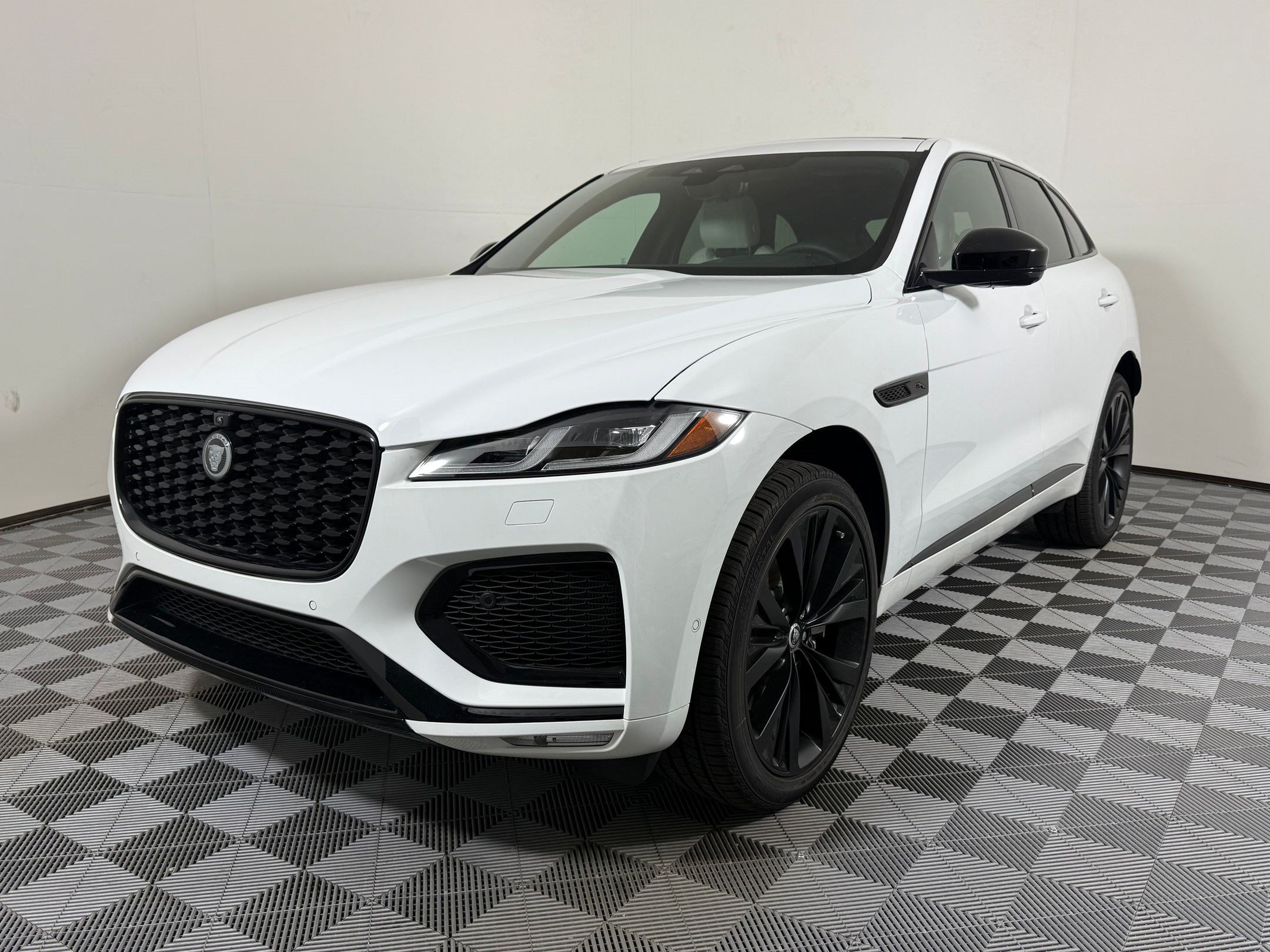 New 2026 Jaguar F-PACE R-Dynamic S AWD/4WD image 1