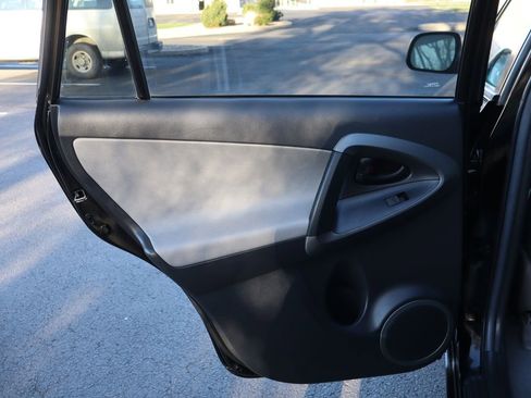 Used 2012 Toyota RAV4 FWD w/ Value Pkg image 24