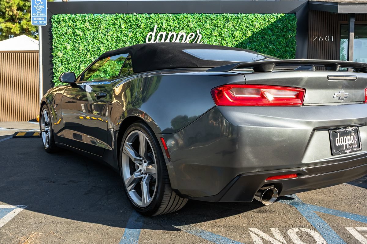 Used 2018 Chevrolet Camaro SS RWD image 9