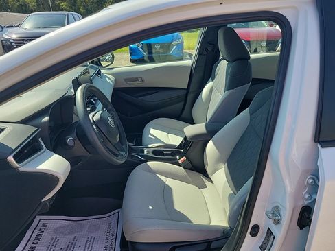 Used 2022 Toyota Corolla LE FWD image 14