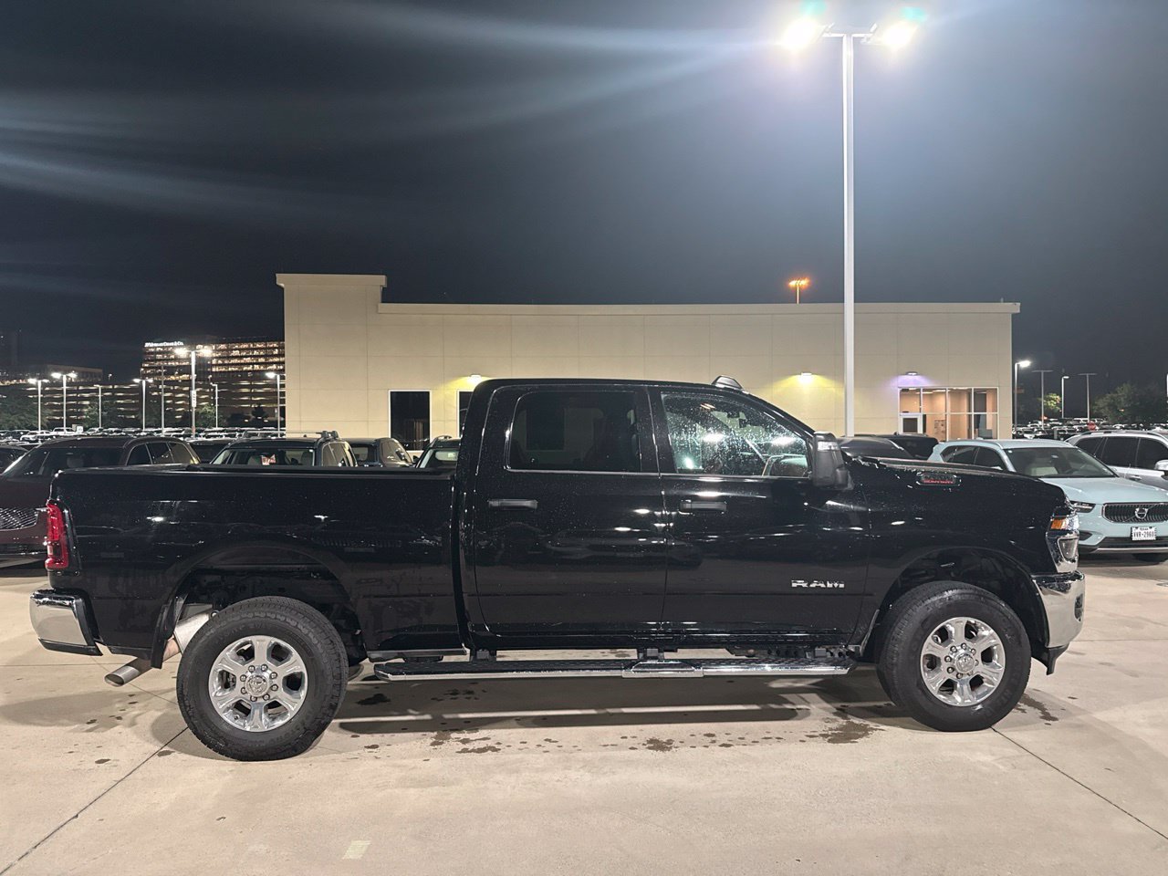 Used 2026 RAM 2500 Big Horn AWD/4WD image 9