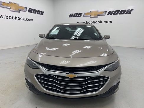 Used 2024 Chevrolet Malibu LT FWD image 2