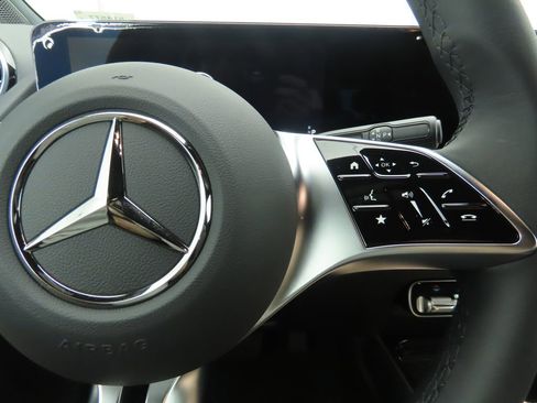 Certified 2025 Mercedes-Benz GLA 250 image 13