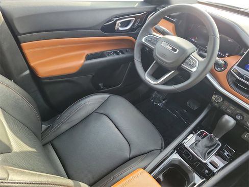 Certified 2024 Jeep Compass Limited w/ Elite Group image 17