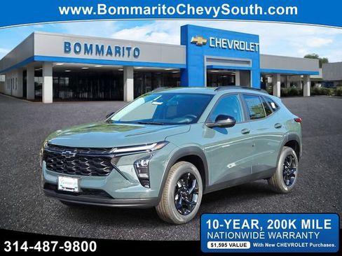 New 2026 Chevrolet Trax LT w/ Driver Confidence Package FWD image 1