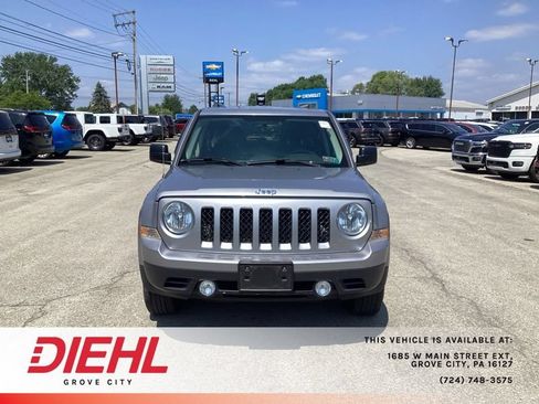 Used 2017 Jeep Patriot High Altitude AWD/4WD image 2