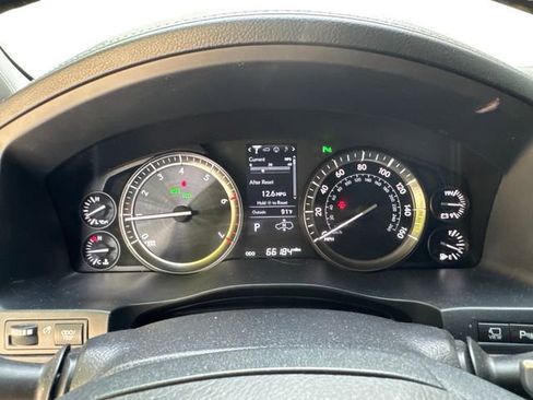 Used 2021 Lexus LX 570 4WD w/ Luxury Package image 13