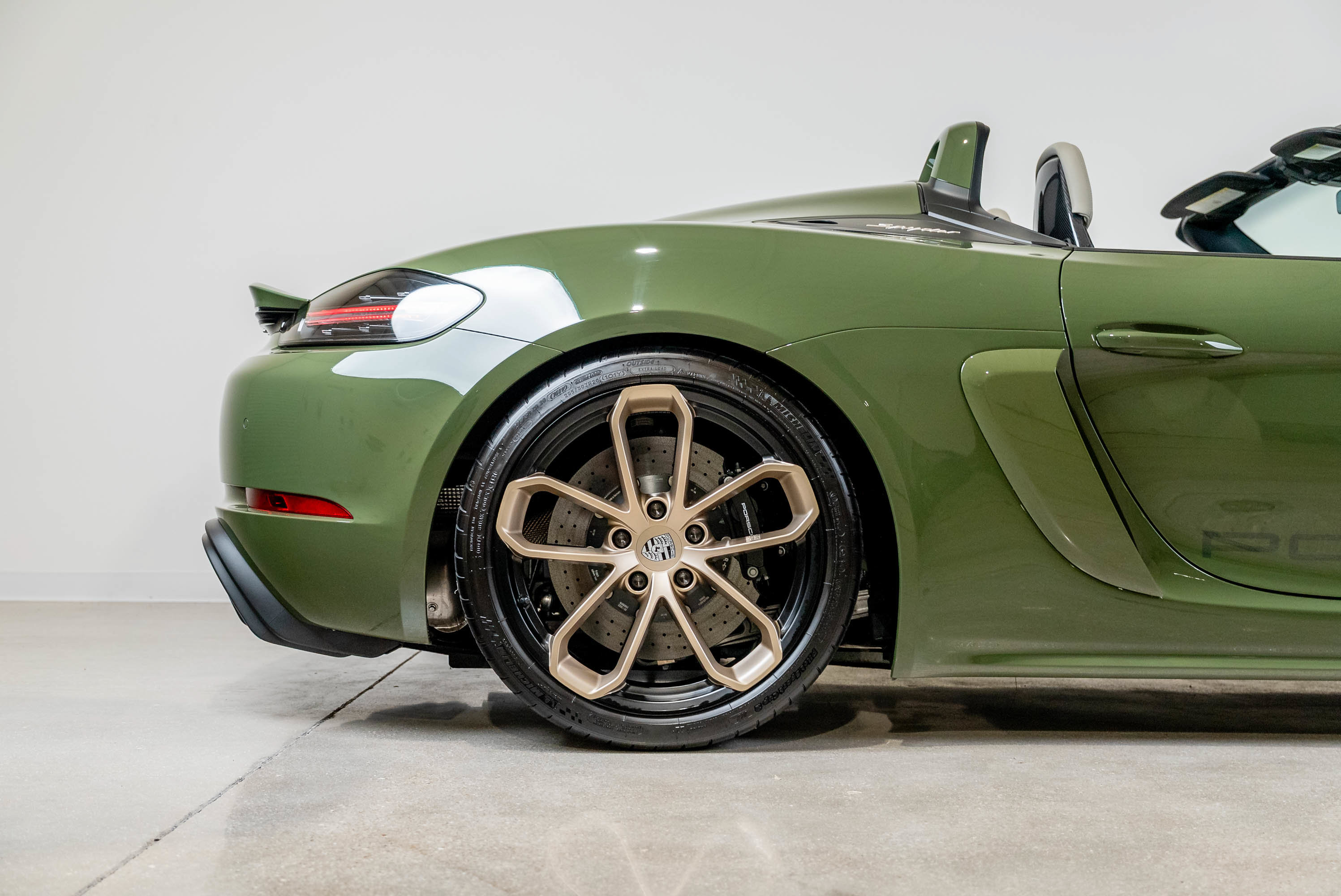 Used 2022 Porsche 718 Boxster Spyder RWD image 41