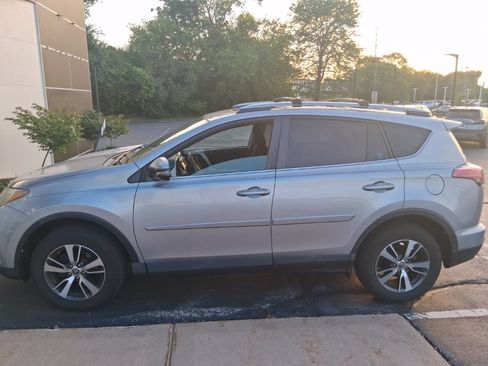 Used 2017 Toyota RAV4 XLE w/ Plus Special Value Package AWD/4WD image 2