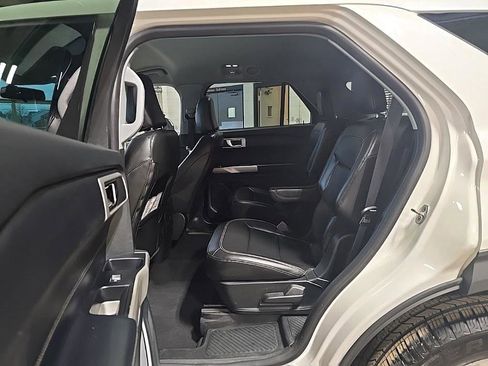 Used 2022 Ford Explorer XLT w/ Equipment Group 202A image 26
