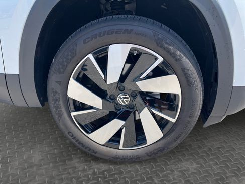 Used 2025 Volkswagen Atlas Cross Sport SEL AWD/4WD image 14