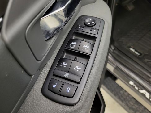 Used 2019 RAM 1500 Classic Warlock image 32