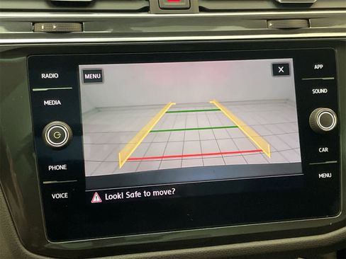 Used 2018 Volkswagen Tiguan SE image 4