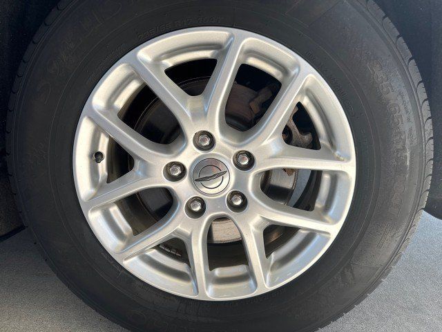 Used 2021 Chrysler Voyager LX FWD image 5