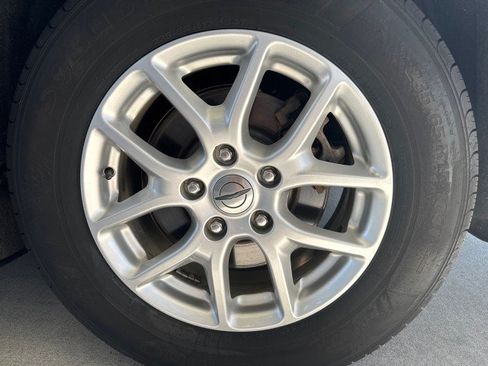 Used 2021 Chrysler Voyager LX FWD image 5