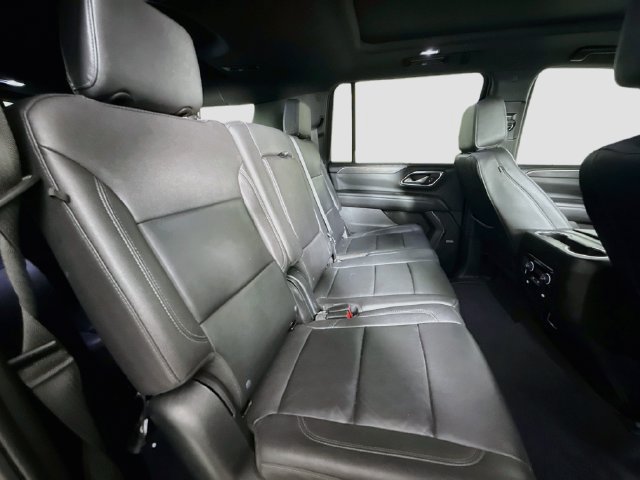 Used 2023 Chevrolet Suburban LT RWD image 26