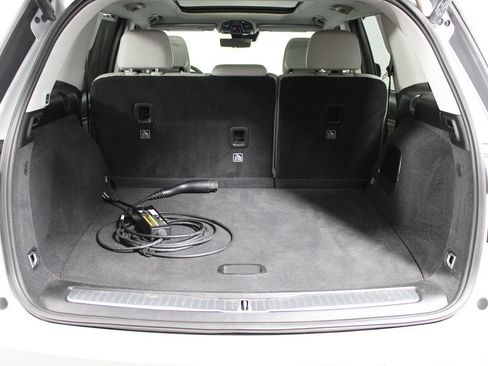 Used 2022 Jeep Grand Cherokee Overland w/ Luxury Tech Group IV image 50