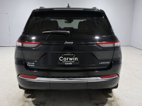 Used 2023 Jeep Grand Cherokee Limited image 3