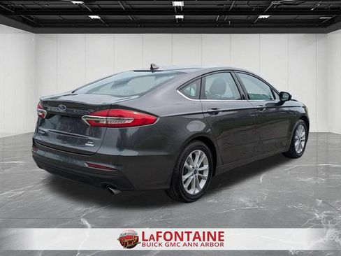 Used 2020 Ford Fusion SE FWD image 8