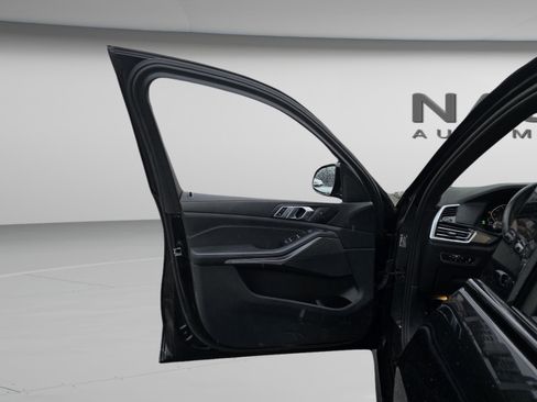 Used 2022 BMW X5 xDrive40i w/ M Sport Package image 25