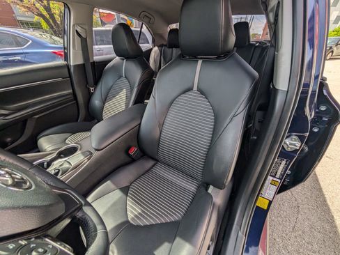 Used 2021 Toyota Camry SE image 16