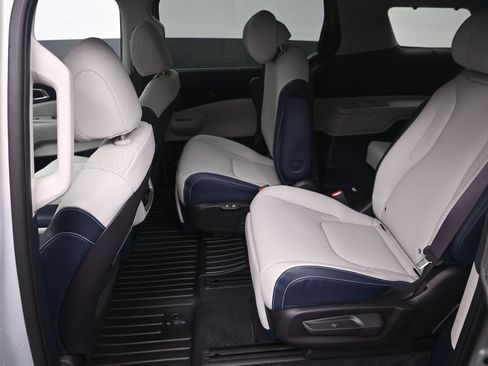 New 2026 Kia Carnival SX Prestige image 31