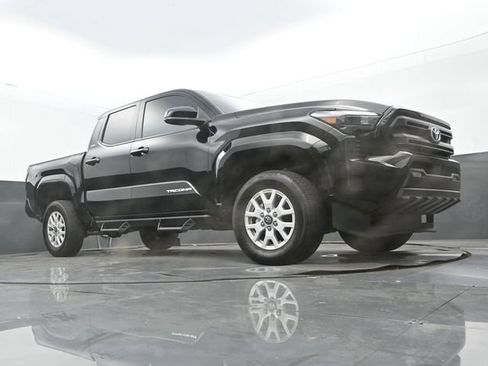 Used 2024 Toyota Tacoma SR5 AWD/4WD image 9