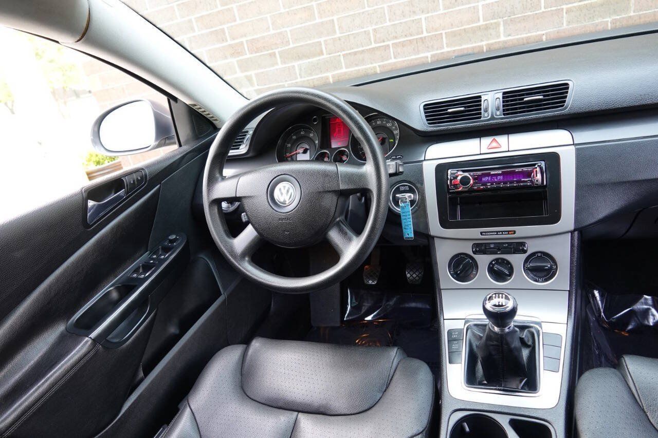 Used 2007 Volkswagen Passat 2.0T FWD image 85