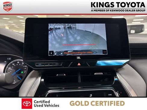 Certified 2024 Toyota Venza XLE image 21