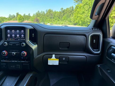 Used 2019 GMC Sierra 1500 SLT w/ SLT Premium Plus Package AWD/4WD image 38