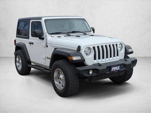 Used 2019 Jeep Wrangler Sport image 3