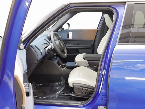 Certified 2025 MINI Cooper Countryman S w/ Comfort Package Max image 6