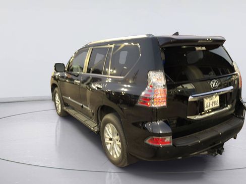 Used 2017 Lexus GX 460 Premium w/ Premium Package AWD/4WD image 3