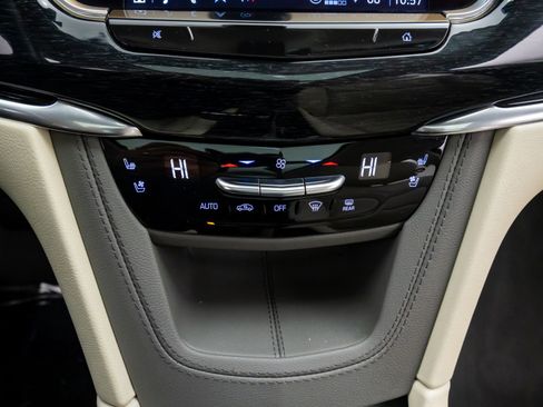 Certified 2023 Cadillac XT6 Premium Luxury image 25