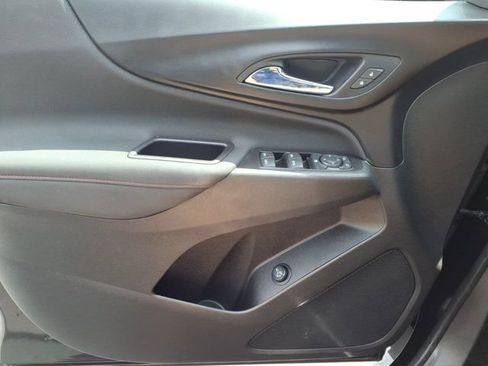 Used 2022 Chevrolet Equinox RS w/ LPO, Floor Liner Package AWD/4WD image 22