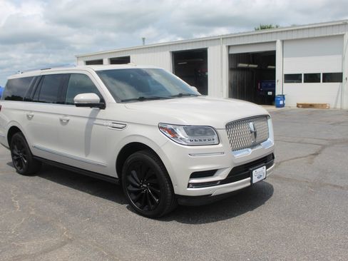 Used 2021 Lincoln Navigator L Reserve AWD/4WD image 8