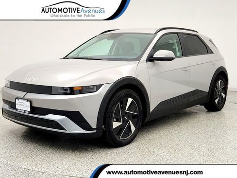 Used 2025 Hyundai Ioniq 5 SEL image 1